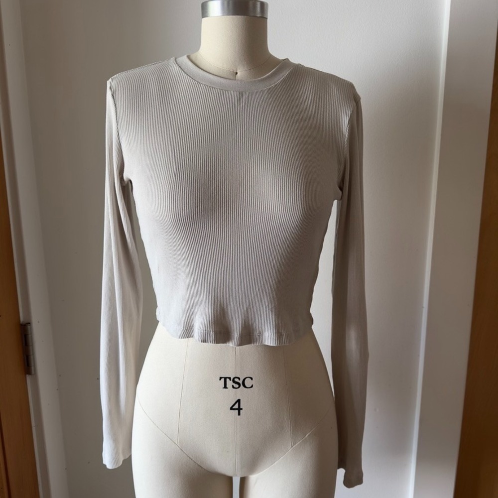 Aritzia TNA Ribbed Cropped Longsleeve Stretch Top-Heather Cloud White-Sz Small